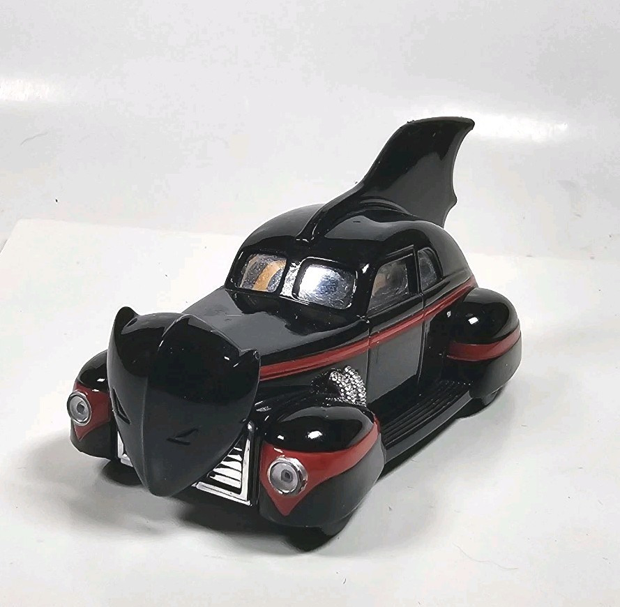 Batman Corgi 1940s Batmobile DC Comics 1:43rd Scale Diecast BMBV1