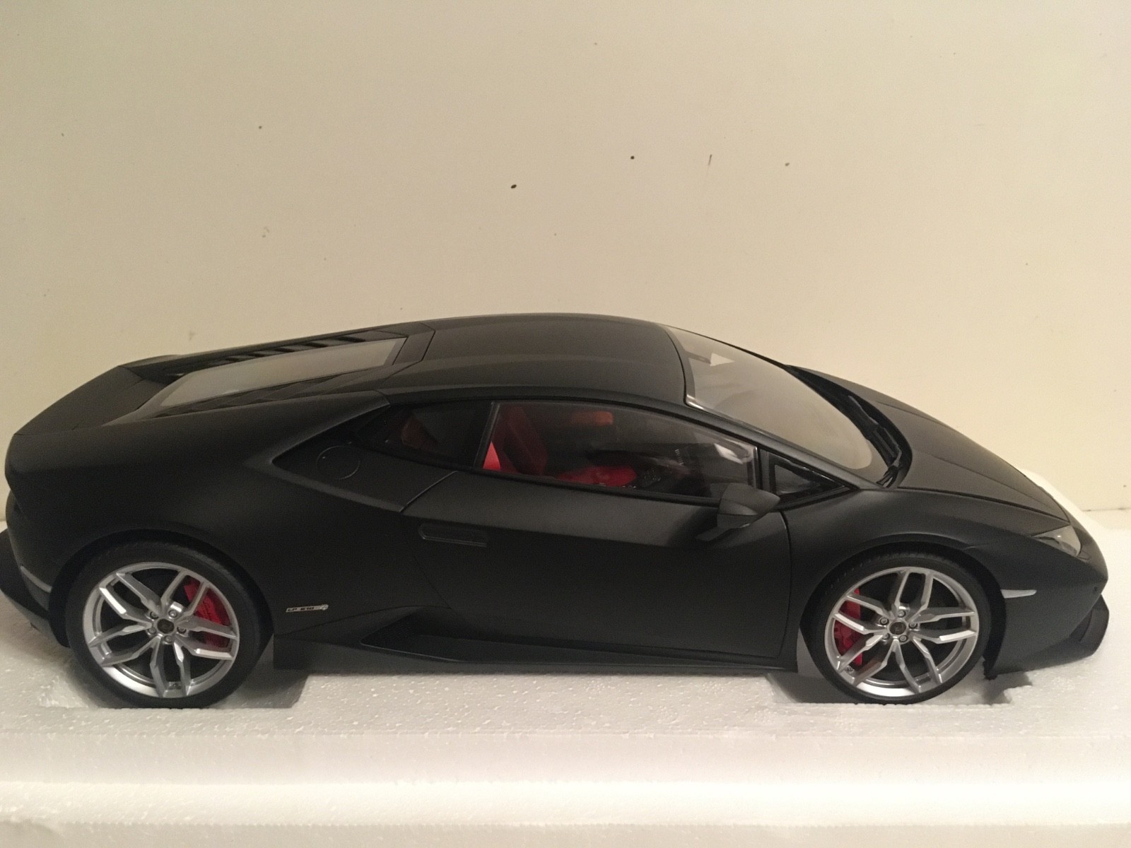 LAMBORGHINI HURACAN LP610-4 MATT BLACK 1/12 MODEL CAR BY AUTOART NEW IN BOX