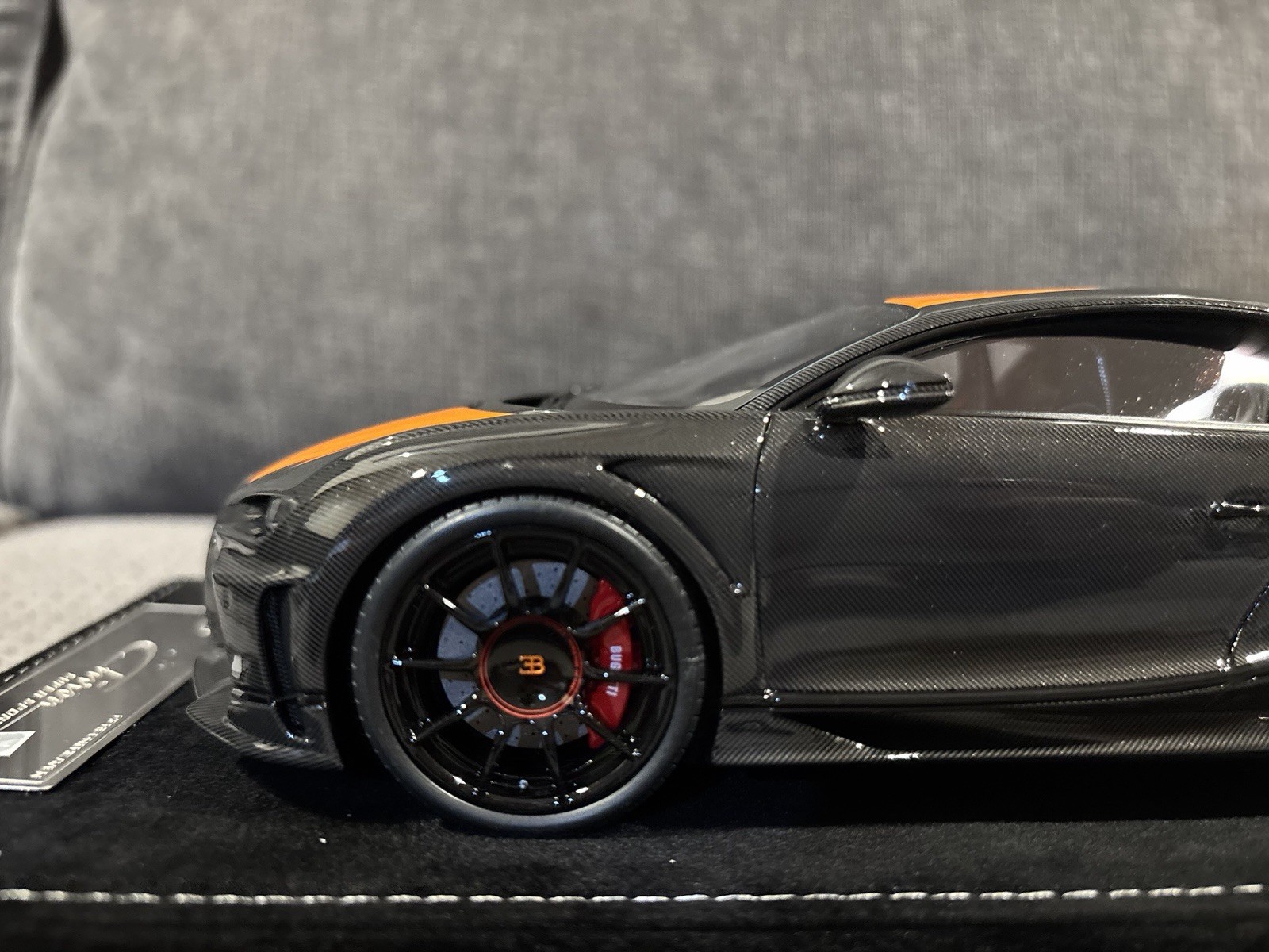 1/18 HH Henson & Heaven Bugatti Chiron SuperSport Carbon/orange High Wing Limite
