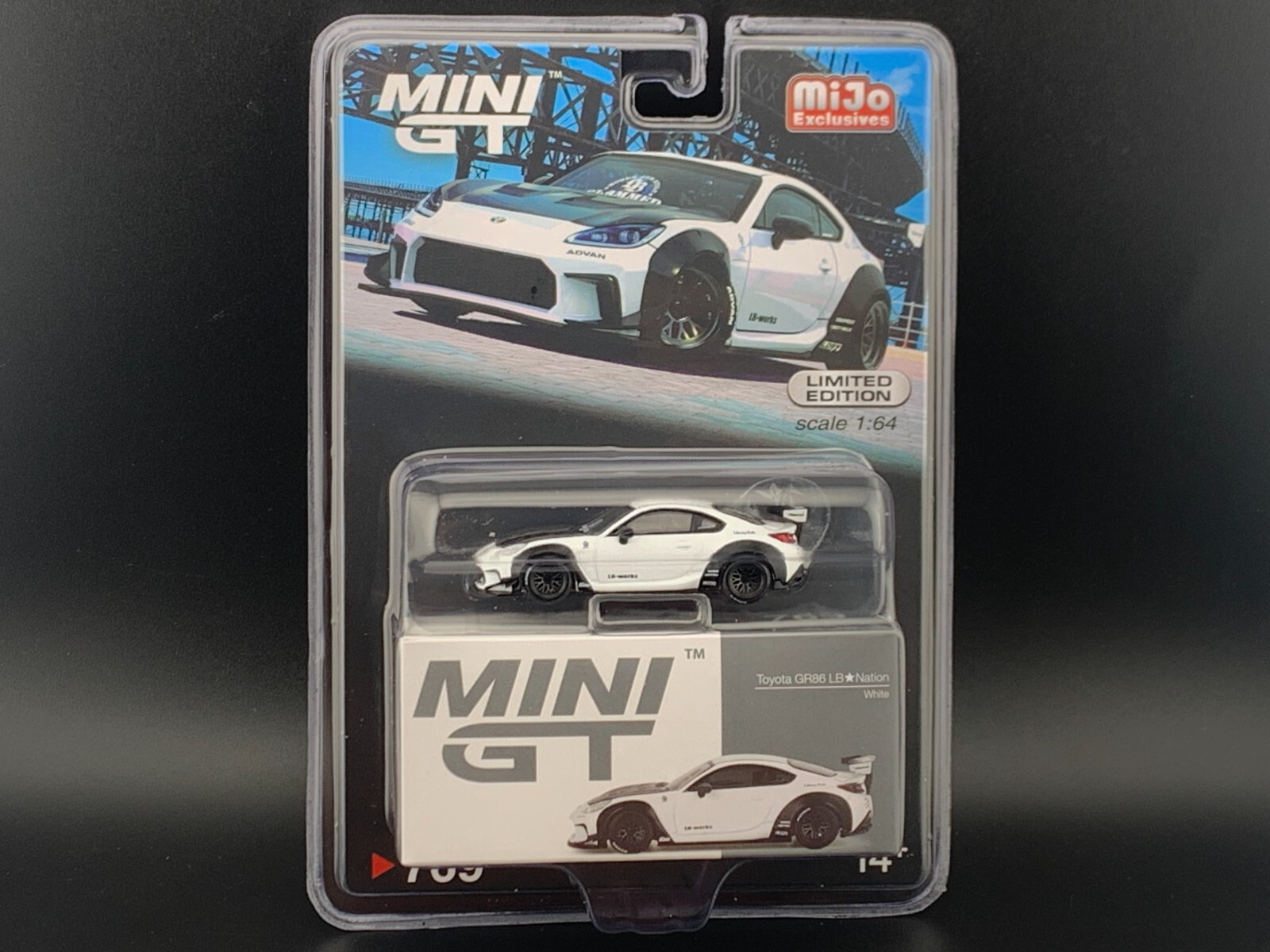Mini GT Toyota GR86 LB Nation White #769 1/64