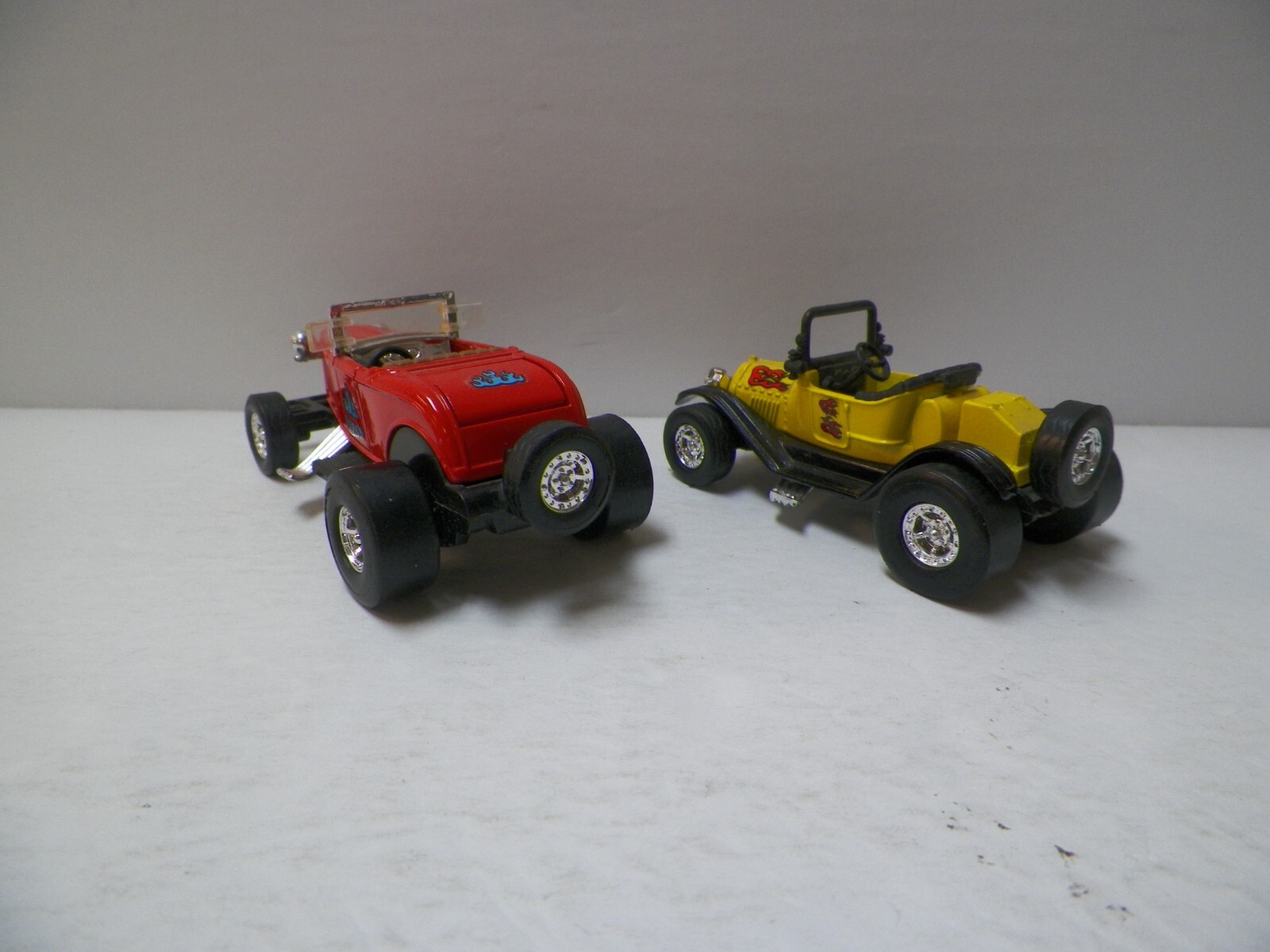 1989 Ertl Hot Roddin- Custom Street Rod/ Chevy-Ford Roadster B 32