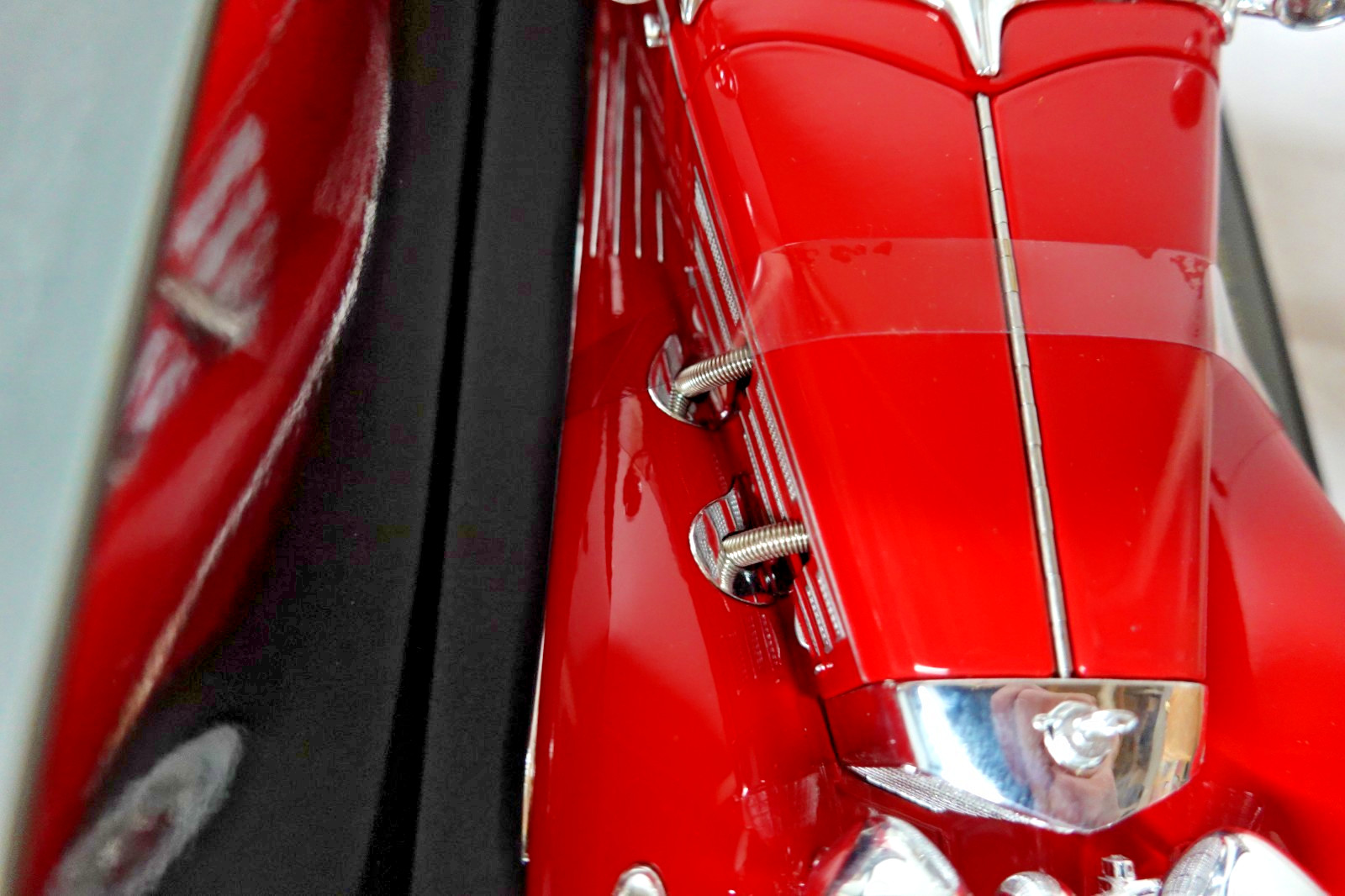Maisto 36862 Red 1936 Mercedes Benz 500 K TYP Special Roadster 1:18 Scale
