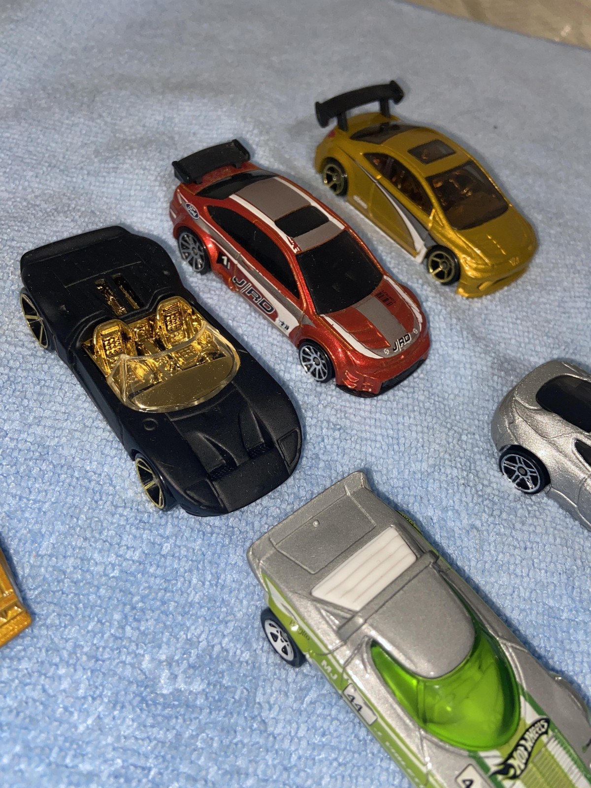 Hot Wheels Diecast Cars 1:64 Mixed Lot 6 Piece Multi Color Loose Vehicles Toys