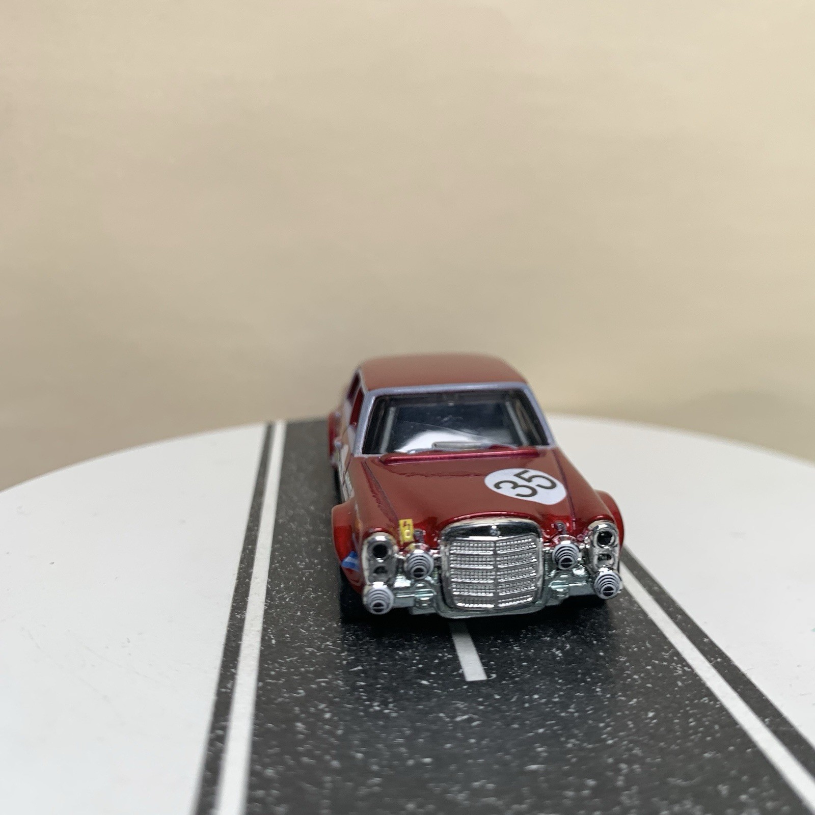 Hot Wheels Premium Deutschland Design Mercedes-Benz 300 SEL 6.8 Red w/RR 1:64 NM