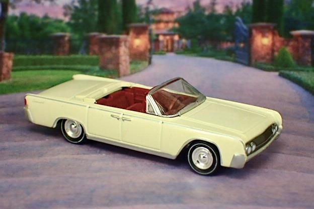 Suicide doors 1962 Lincoln Continental 7.0L V8 Convertible 1/64 Scale Ltd Edit G