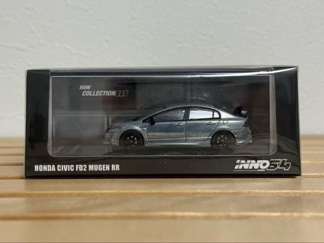 INNO64 1:64 HONDA CIVIC FD2 MugEN RR