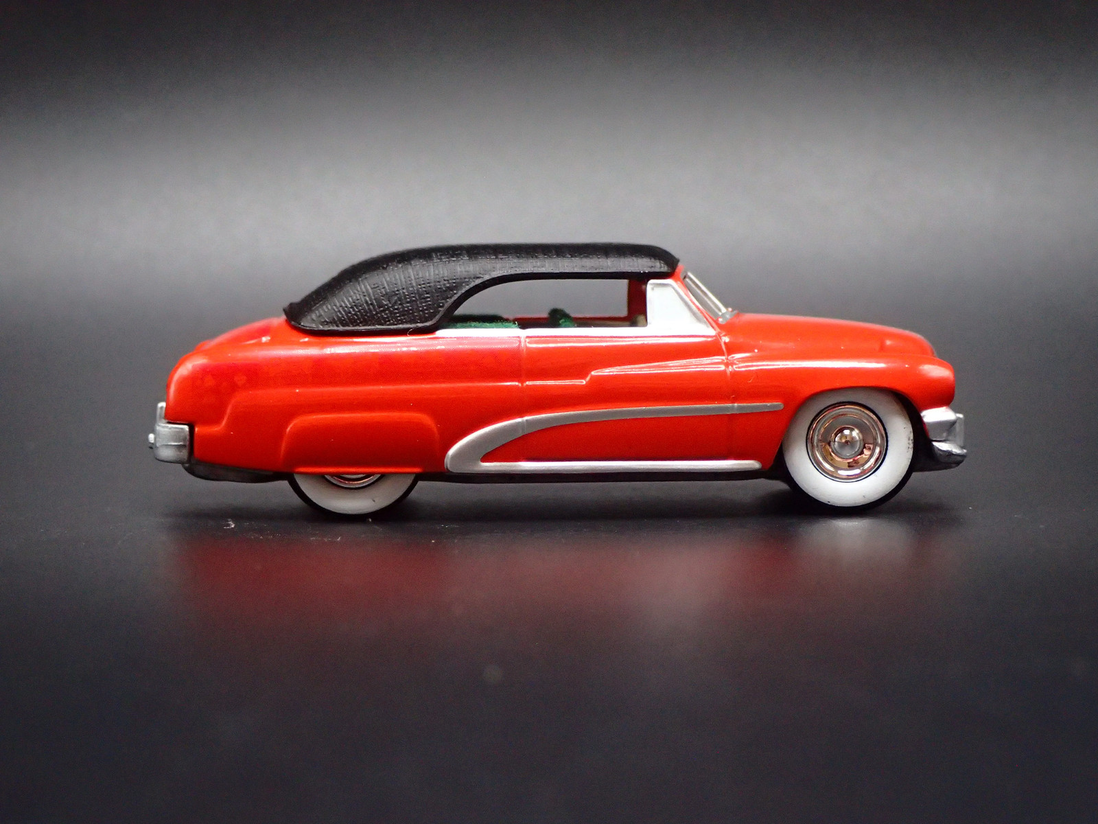 1951 51 MERC MERCURY CONVERTIBLE ORANGE 1:64 SCALE DIORAMA DIECAST MODEL CAR