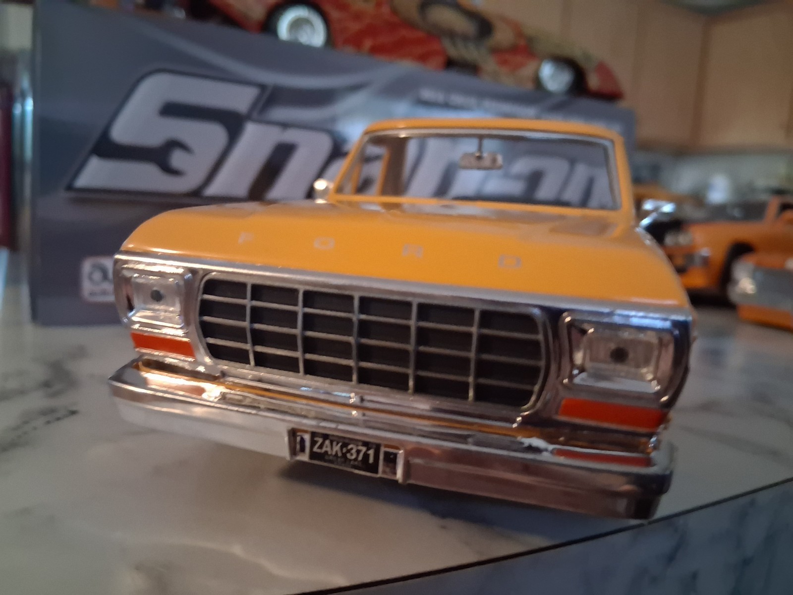 ( Custom Built) 1.24scale Diecast Custom 78 Ford BRONCO SLAMMED( Read Ad Plz)