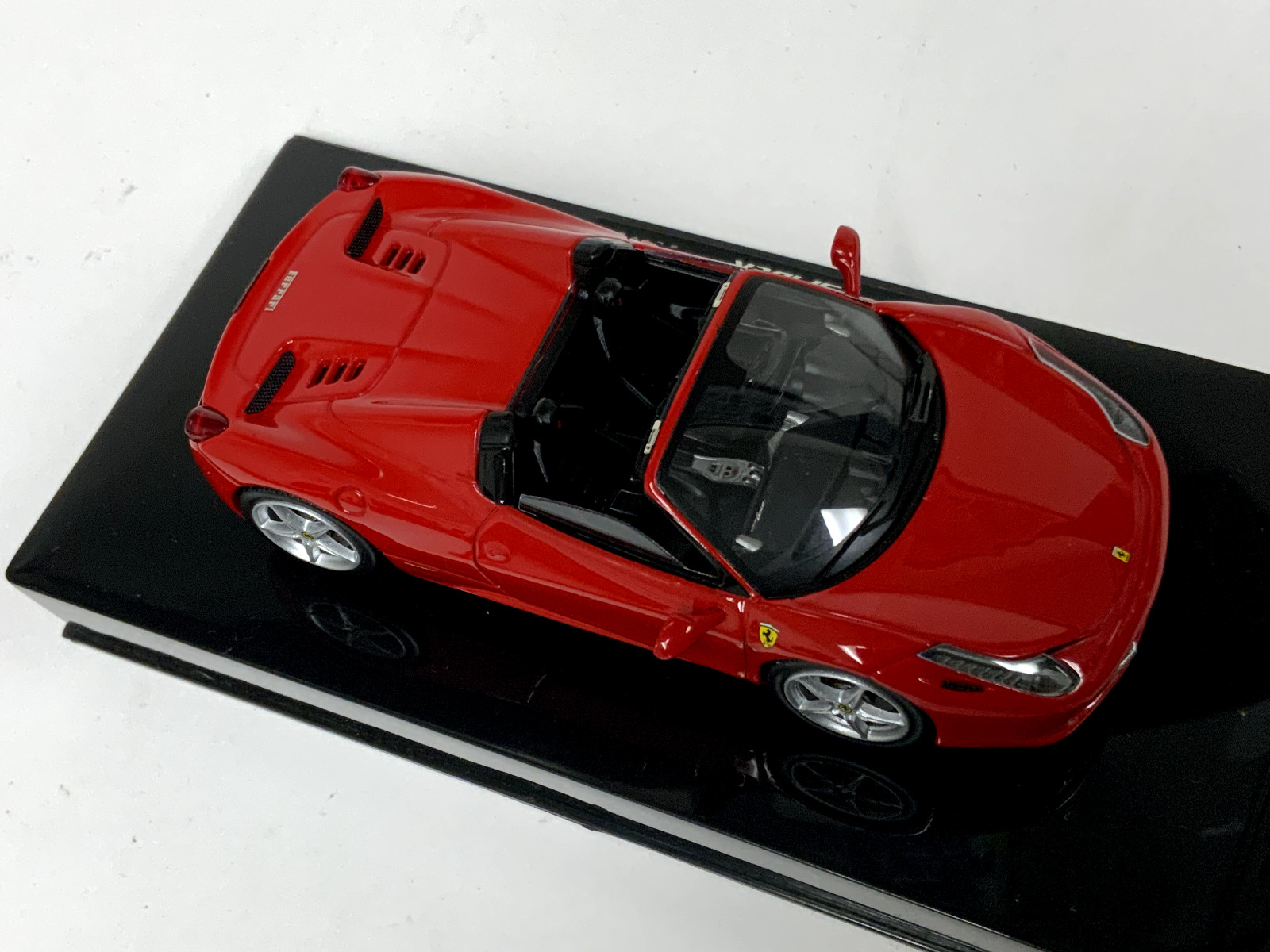 1/43 Hot Wheels Elite Ferrari 458 Italia Spider in Rosso Corsa Red W1182 TN599