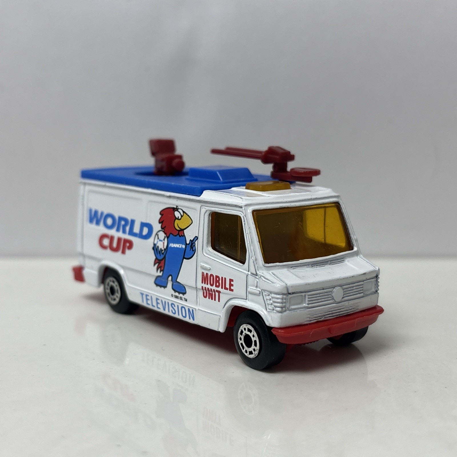 1977-1995 Mercedes TN News Van Collectible 1/64 Scale Diecast Diorama Model