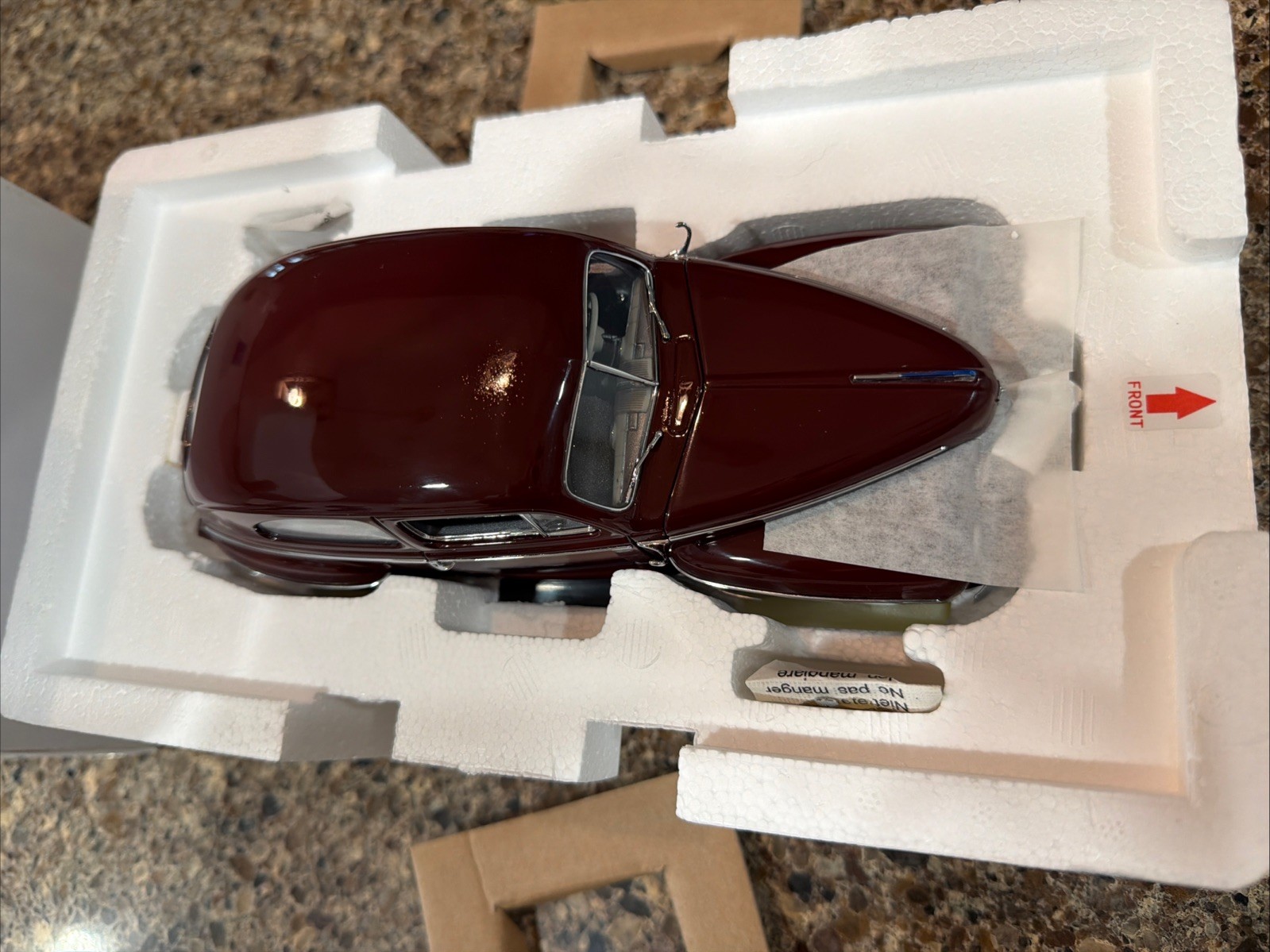 DANBURY MINT 1:25 SCALE 1947 FORD SUPER DELUXE TUDOR SEDAN DIECAST! NEW IN BOX!