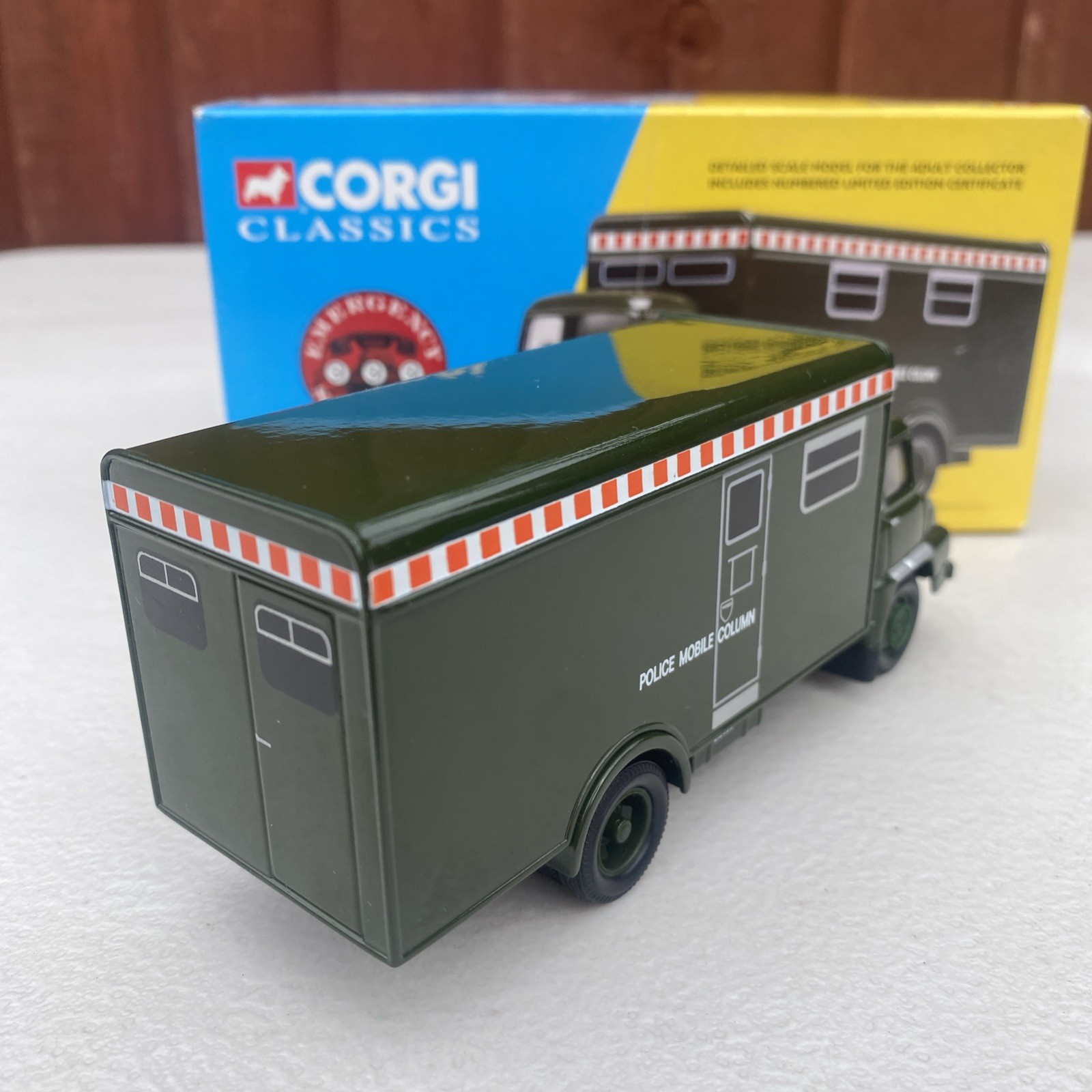 Corgi Classics 30307 Police Mobile Column Thames Trader Control Unit 1:50 Scale