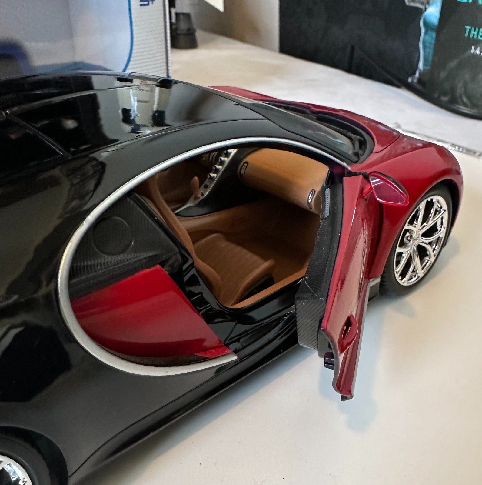 Bugatti Red Chiron Maisto Special Edition 1:18 Scale Diecast – 46629
