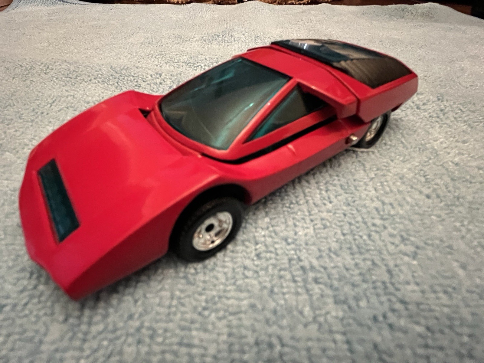 MiniTech Fiat Abarth 2000 Red Coupe KS 102 One Touch Action 1:43 Scale Korea