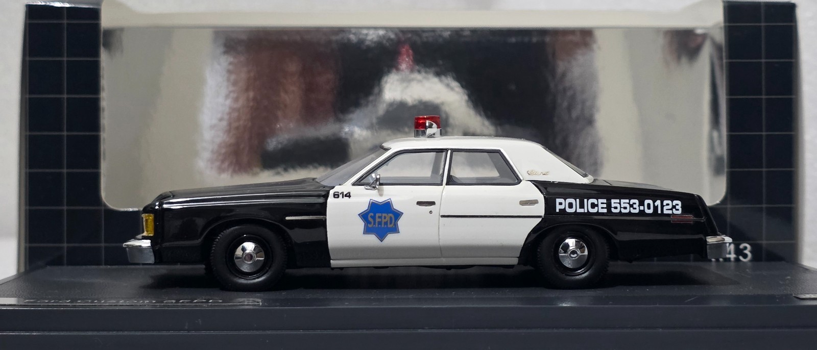 Ford Custom 500 “San Francisco Police Depart.” SFPD 1974 1:43 Matrix MX20603-241