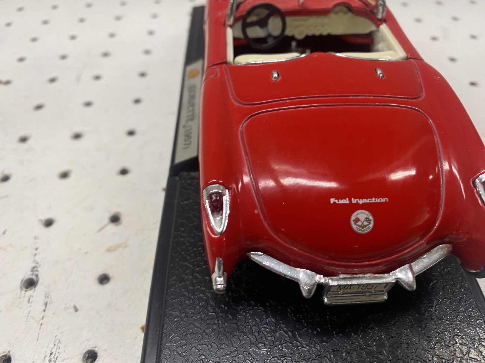 Chevrolet Corvette 1957 1:43 Diecast Model Toy Car Red Convertible With Stand