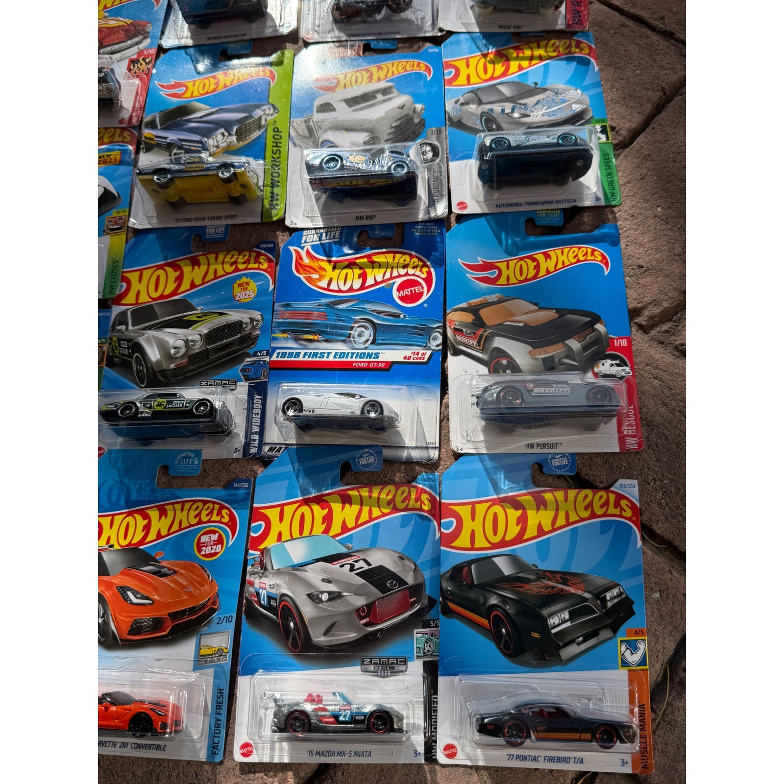 Hot Wheels Diecast Car Lot 25 pc Mixed Series Boys toys collection cars matchbox
