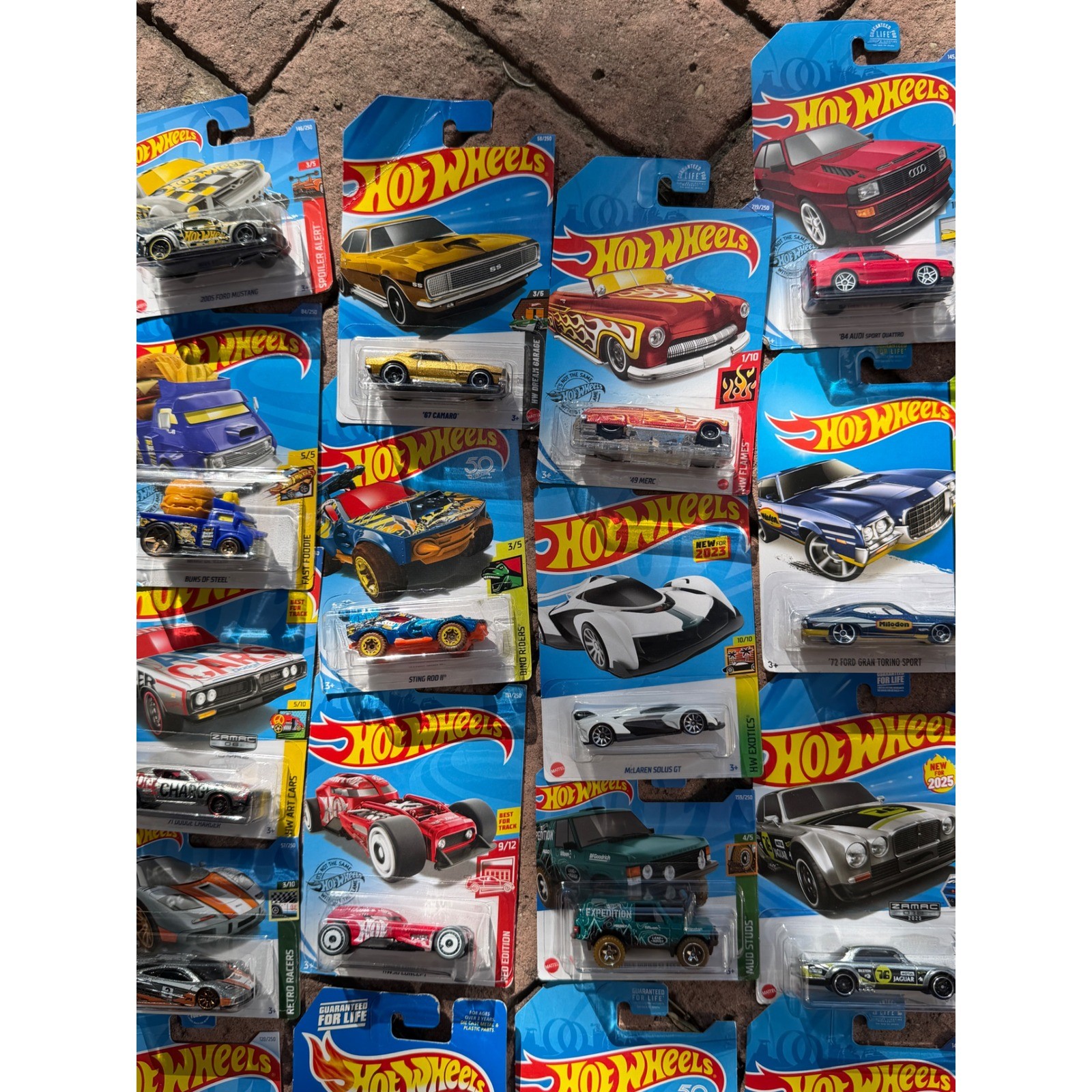 Hot Wheels Diecast Car Lot 25 pc Mixed Series Boys toys collection cars matchbox