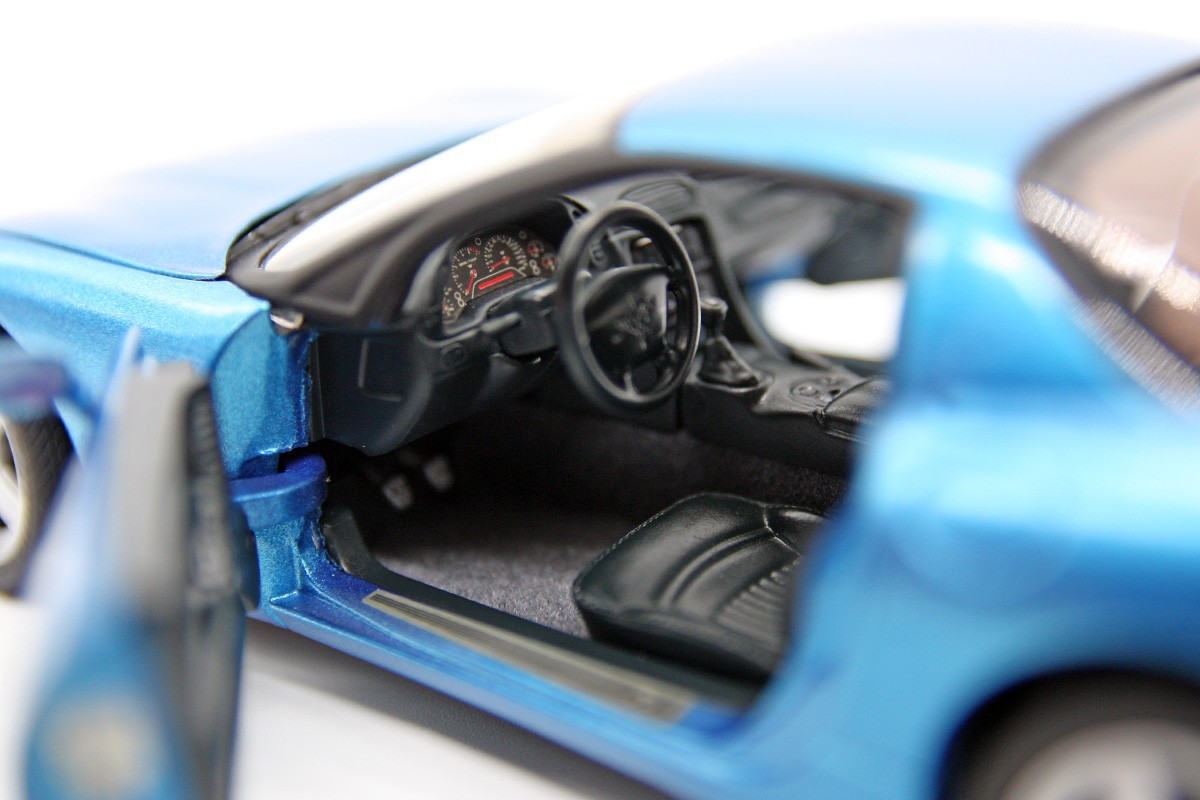 1999 Chevrolet Corvette (C5) Hardtop (1:24) Nassau Blue Diecast (LOOSE), by FM