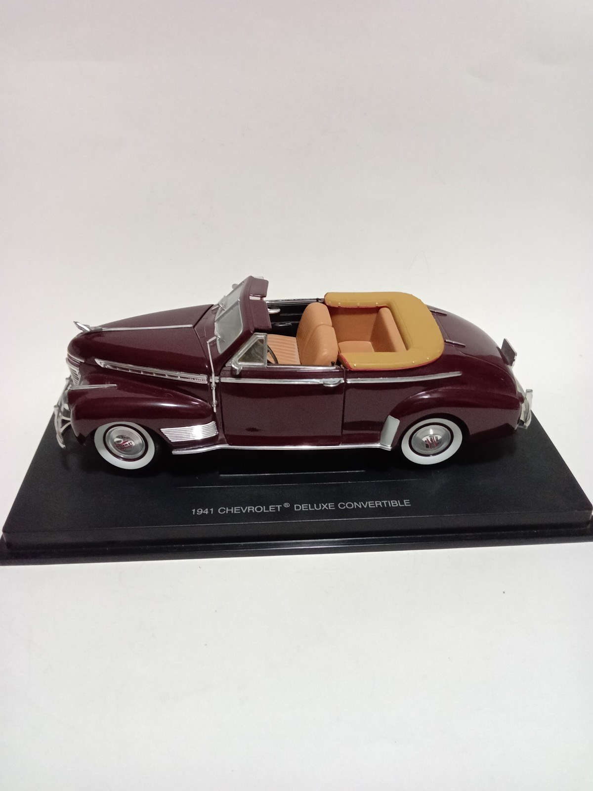 Universal Hobbies 1941 Chevy Deluxe Convertible Diecast Precision Model Burgundy
