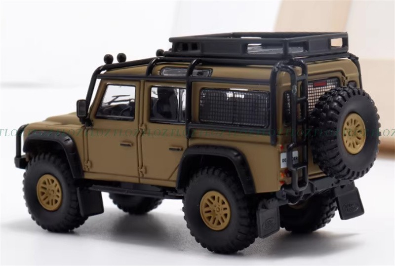 1:64 Master & Decode Land Rover Defender 110 4X4 modified military green yellow