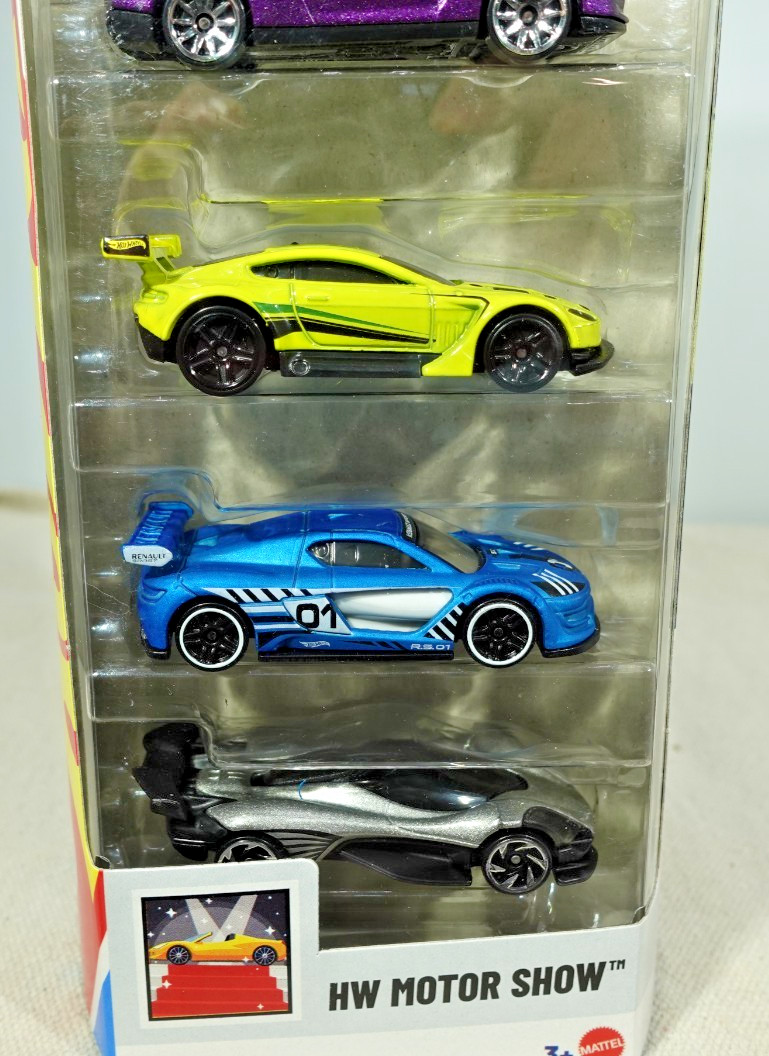 Hot Wheels HW Motor Show 5 Pack Nissan GT-R 1/64