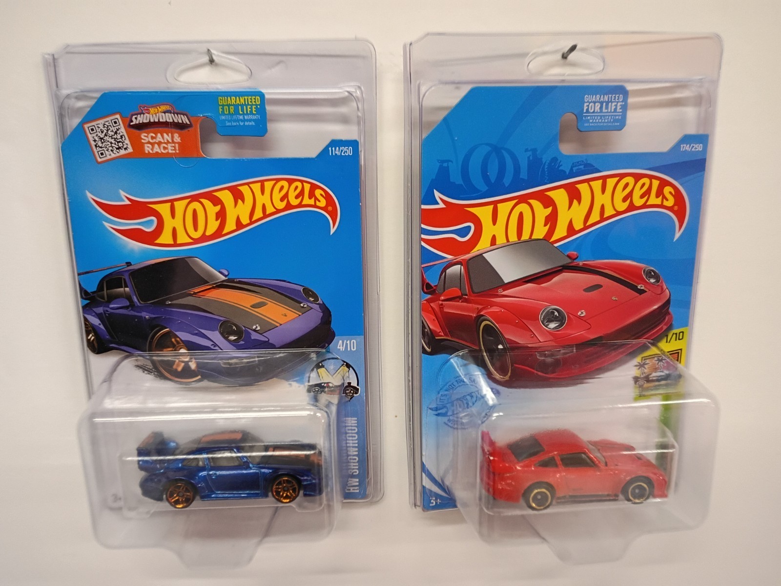 2 Lot Hot Wheel Porsche 993 GT2 Blue HW Showroom, Red 1/10 Exotics Protecto Pak