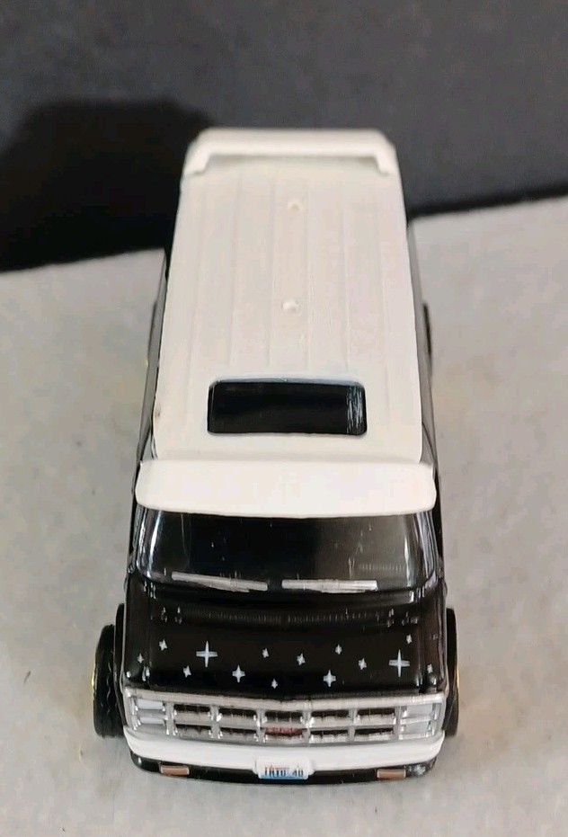 Greenlight ( CUSTOM) 1978 GMC VANDURA VAN