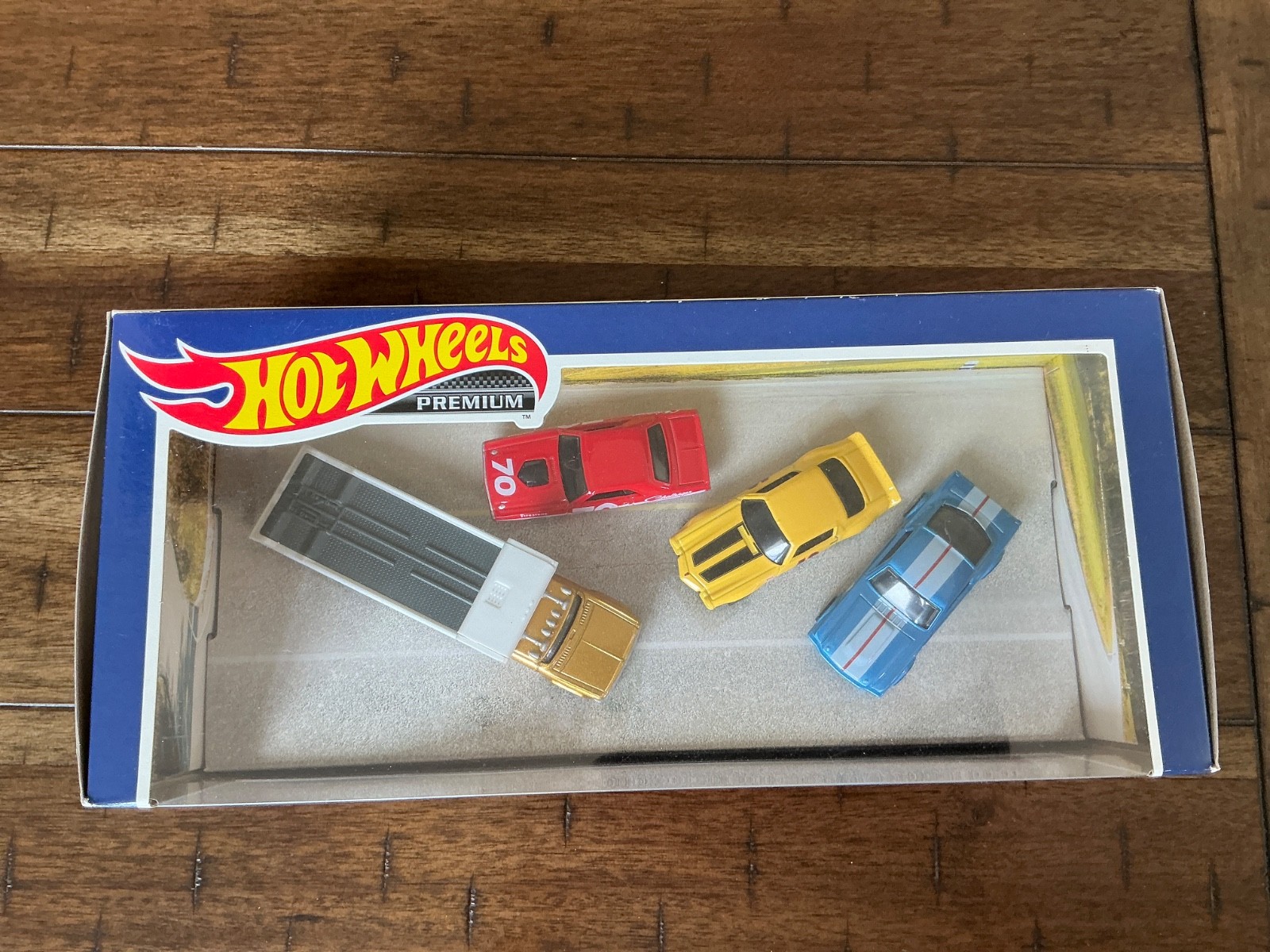 1/64 HOT WHEELS REAL RIDERS SET RETRO RIG 65 MUSTANG 70 CAMARO 70 CHALLENGER