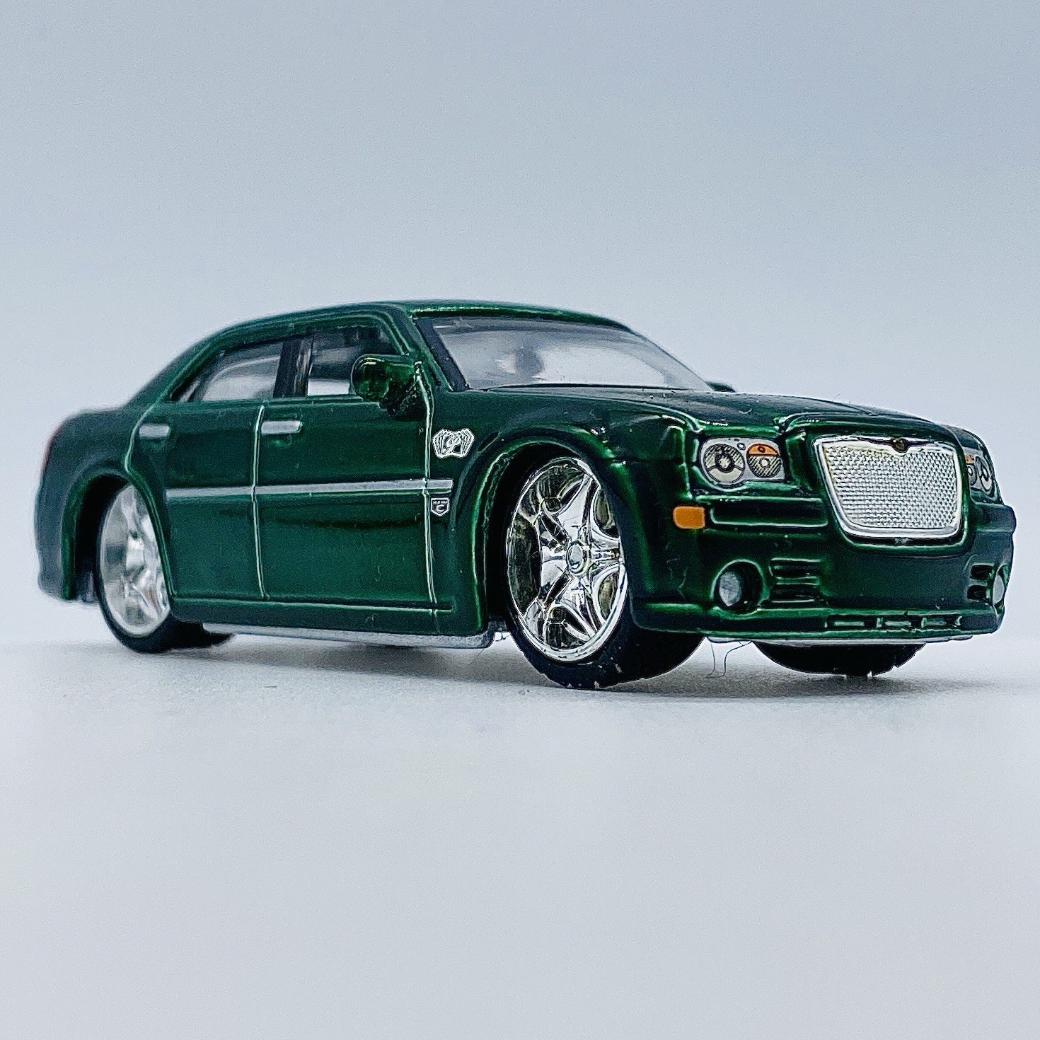 Maisto 2005 Pro Rodz Custom Shop Pro-Touring – 2005 Chrysler 300C Hemi – Green