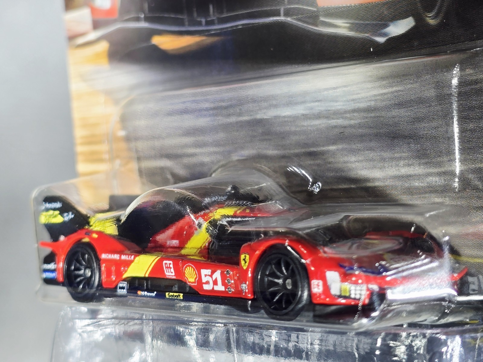 Hot Wheels Premium 2025 Car Culture “Circuit Legends” Ferrari 499P Red 1:64