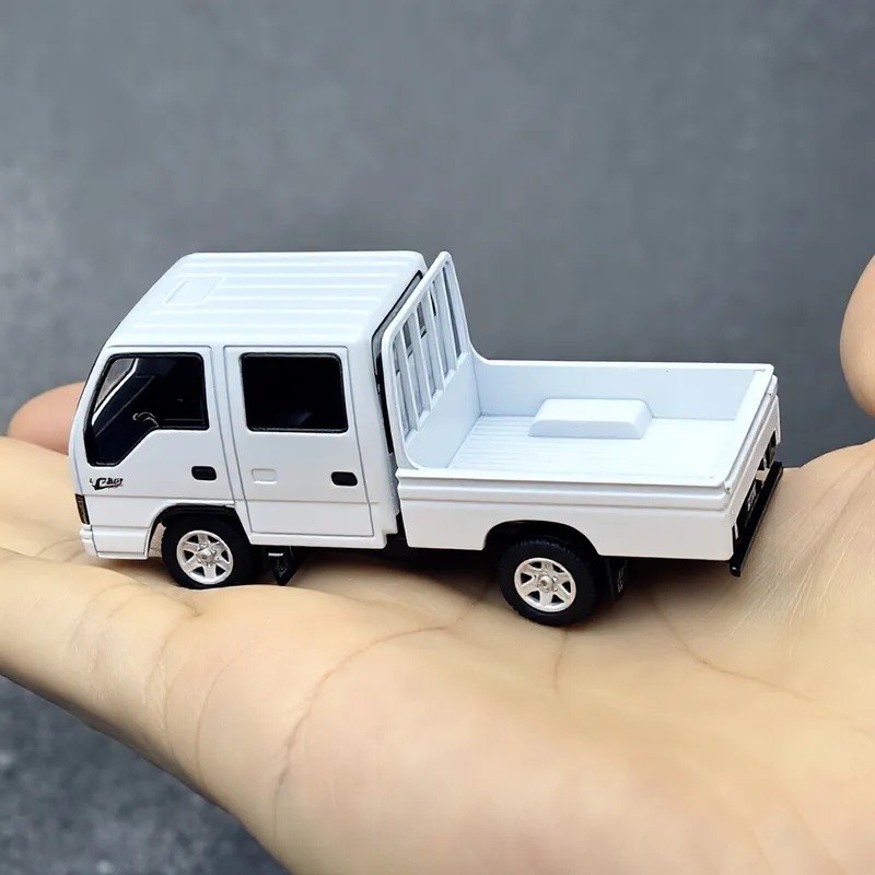 Model1 1:64 White JDM Isuzu ELF Double Cabin Truck Model Metal Diecast Car