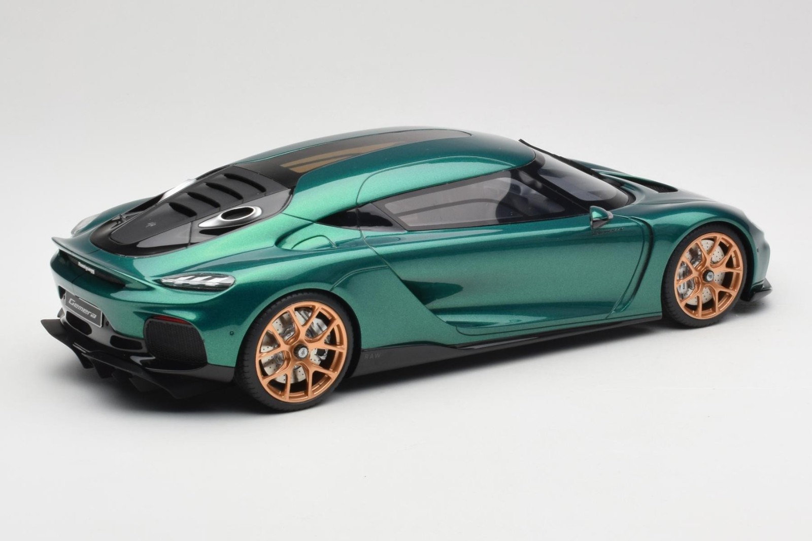 2024 Koenigsegg Gemera (GT888) Racing Green 1/18 scale model by GT Spirit (New)