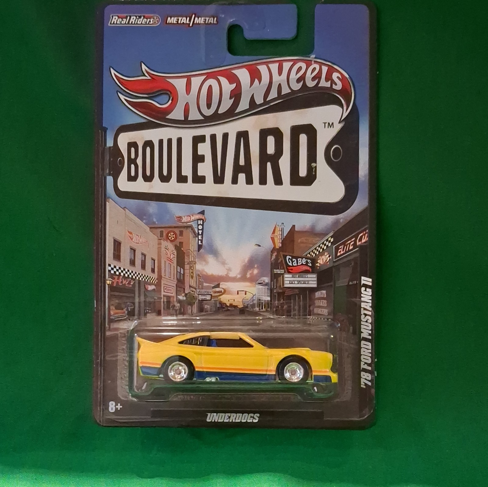 Hot Wheels 2011 Boulrwal Riders Underdogs 1:64 78 Ford Mustang 2 Unopened Card