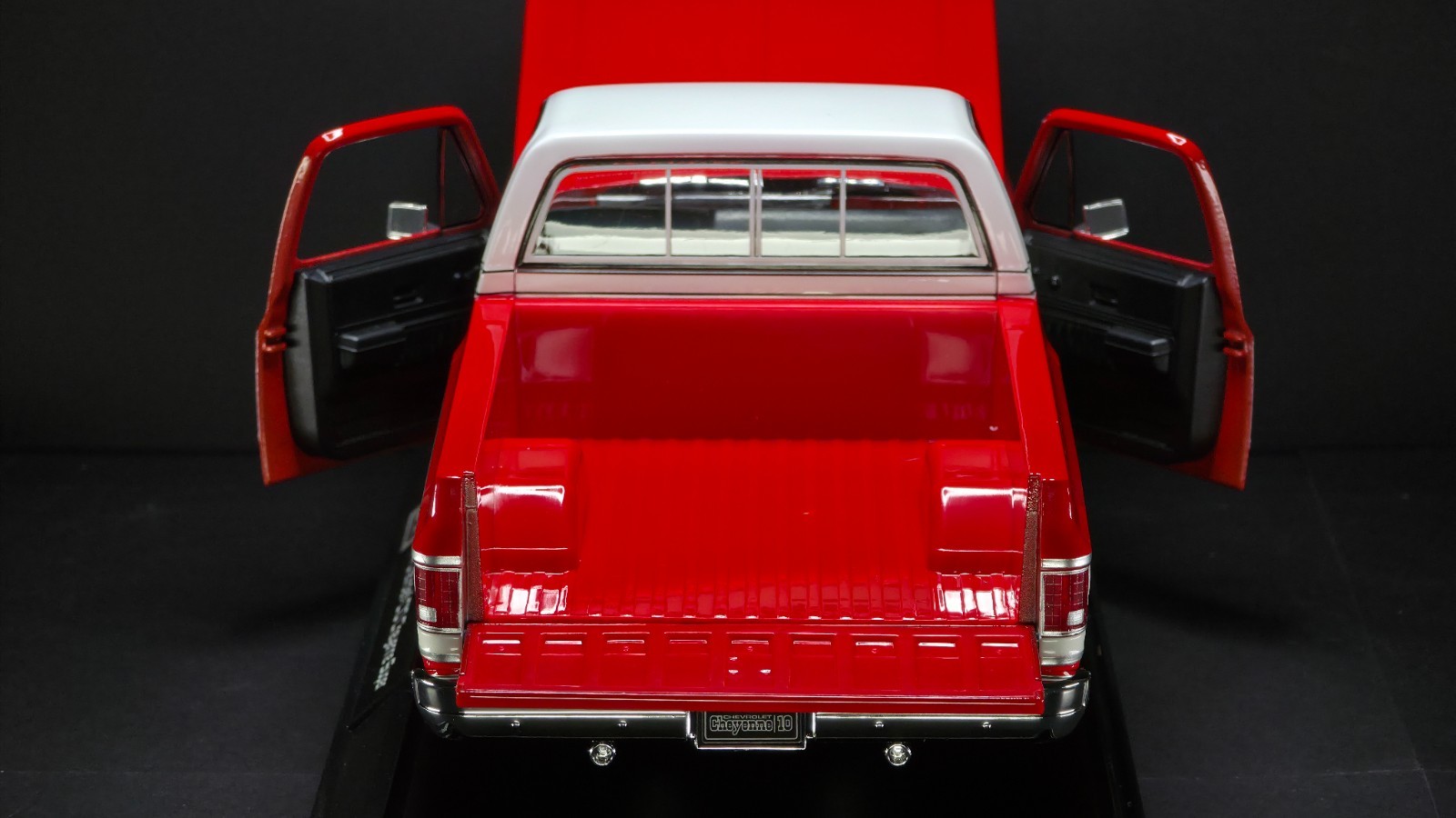 1974 Chevrolet C10 Cheyenne Super 1:18 Maisto Exclusive Style Special Edition