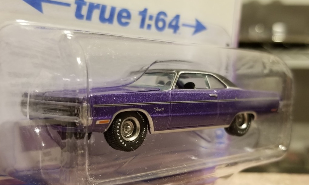 Auto World 1971 Plymouth Fury lll 1:64 Diecast Car Vintage Muscle B31