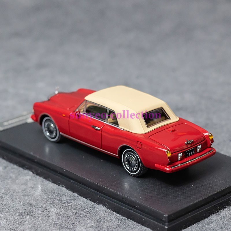 1:64 Red 1993 Rolls-Royce Corniche IV Hardtop Coupe Diecast Model Car
