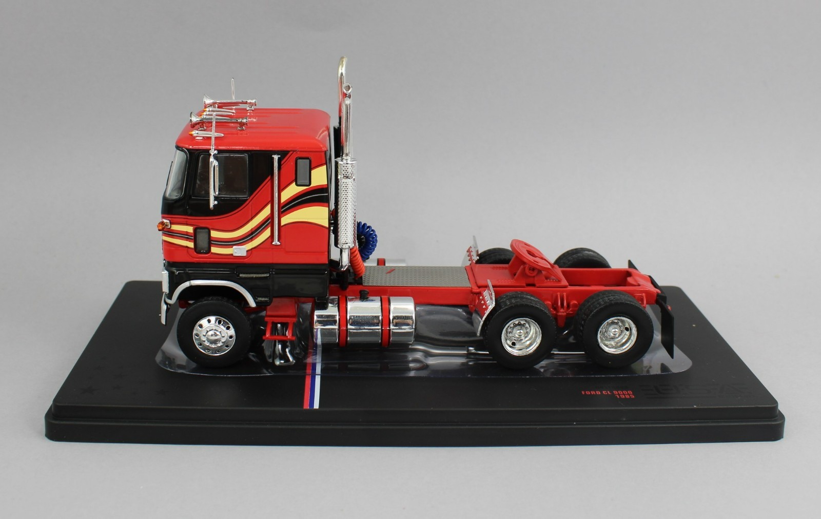 1:43 IXO Models *BLACK & RED* 1976 FORD CL 9000 COE SEMI TRUCK *NIB*