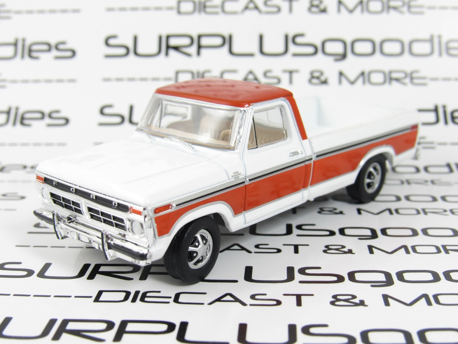 2025 Greenlight 1:64 LOOSE 1977 FORD F-150 RANGER XLT Farm Work Pickup Truck