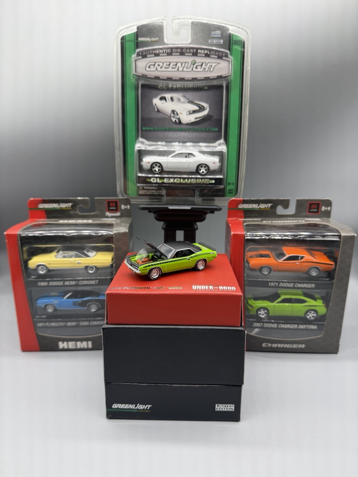 Greenlight Under The Hood Plymouth Cuda W/Uth Keychain+ Other GL Mopar Cars1:64