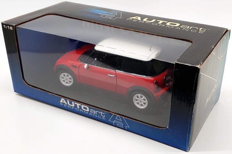 AutoArt 1/18 Scale 74822 – 2001 BMW Mini Cooper – Red