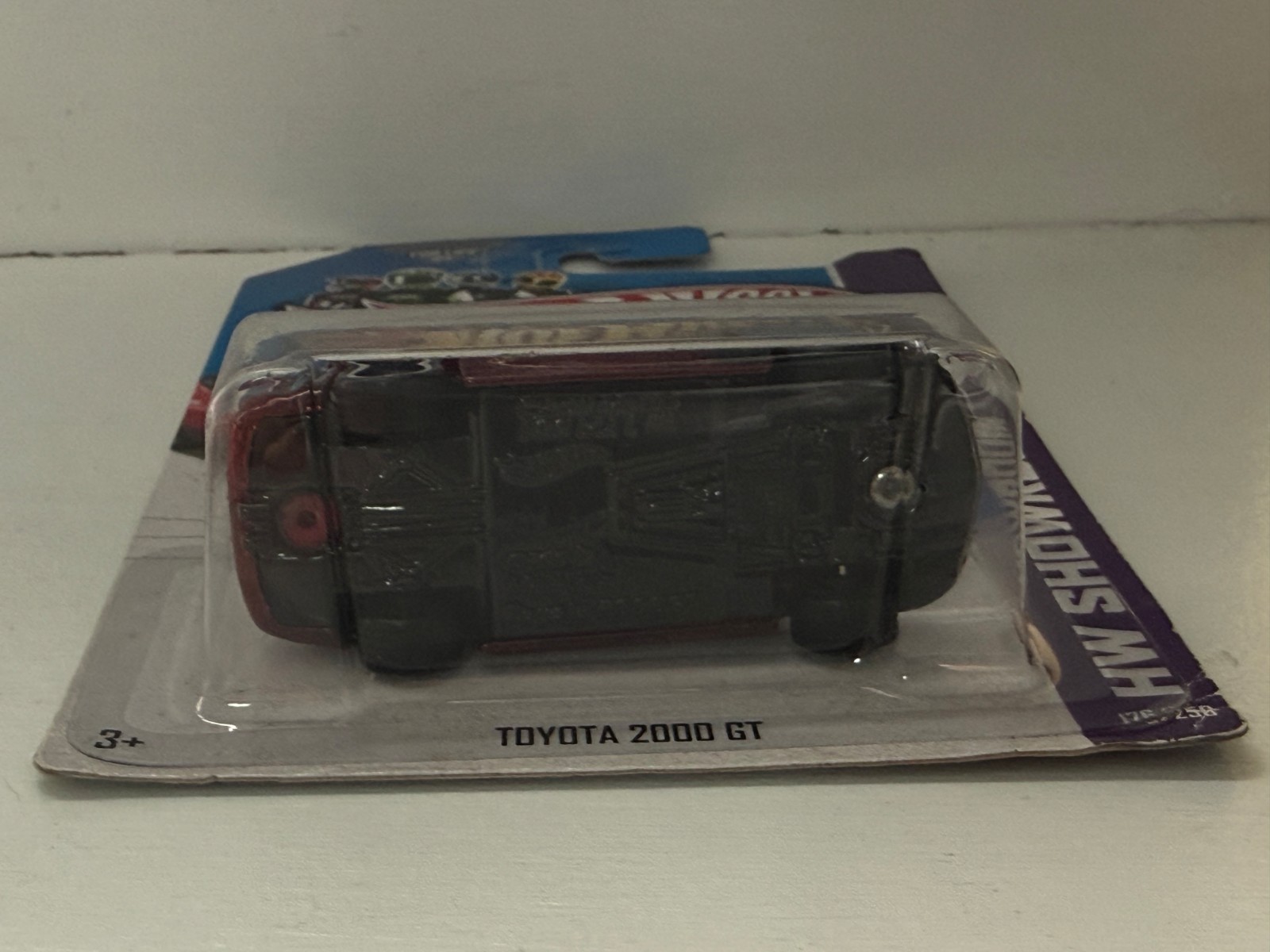 2013 HOT WHEELS SUPER TREASURE HUNT HW SHOWROOM TOYOTA 2000 GT 1:64