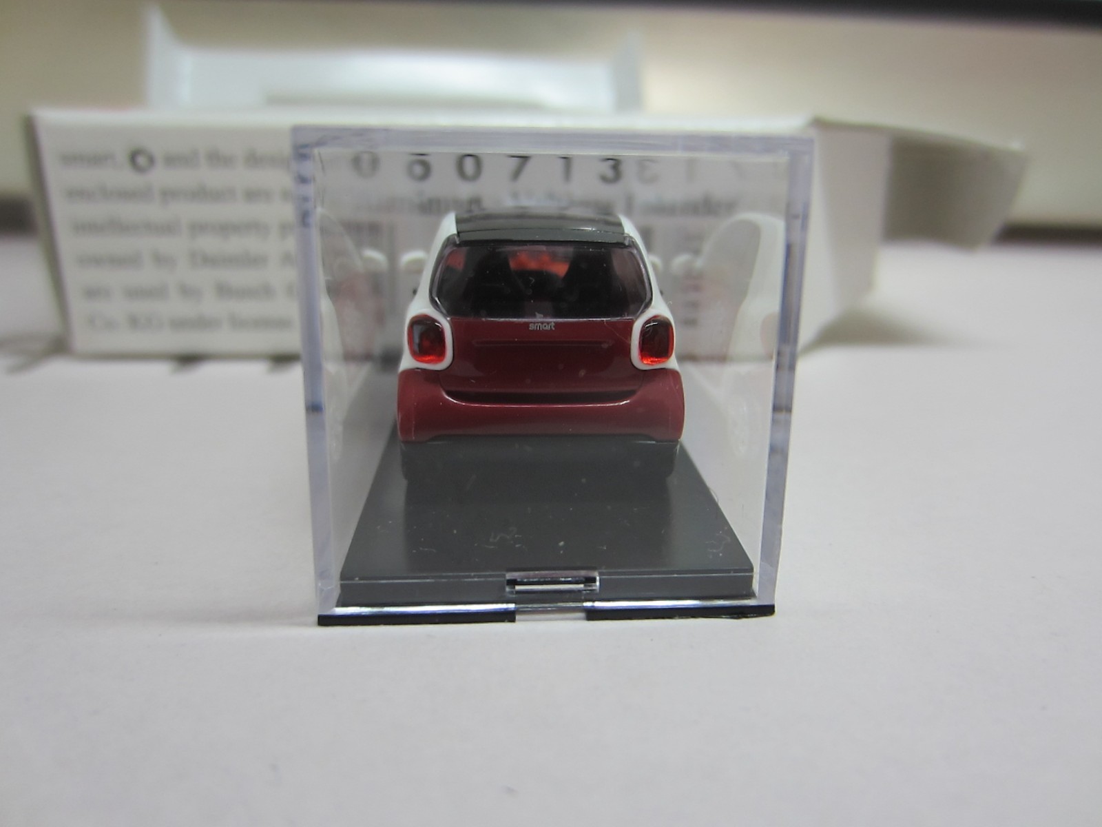 BUSCH 50713 SMART FORTWO COUPE 2015 VELTINS – model is PLASTIC – HO / 1:87 scale