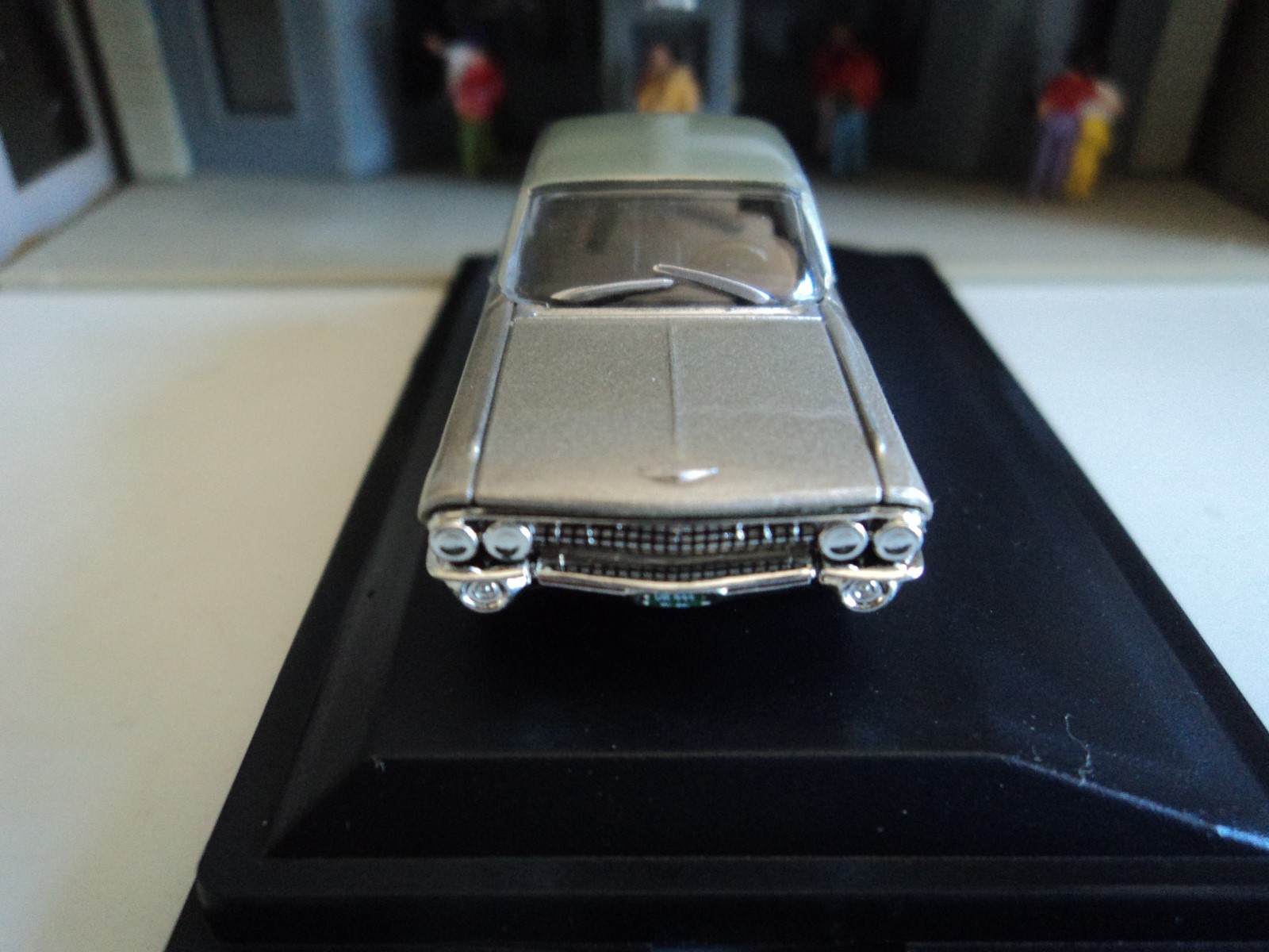 Oxford 1961 CADILLAC SEDAN DeVILLE Aspen Gold 1/87 HO diecast car GM