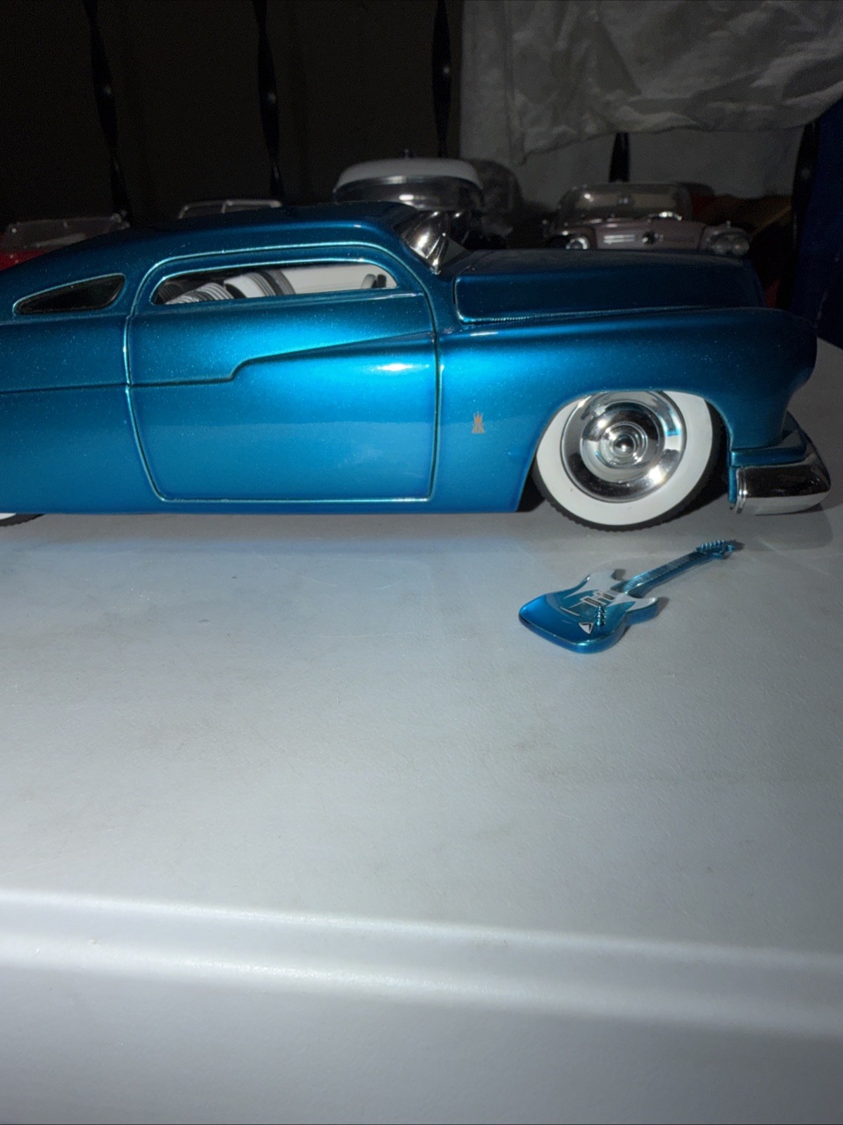 RARE Jada Toys Kustom Kings – 1951 Mercury Hard Top w/ Guitar 1/18 Scale Blue