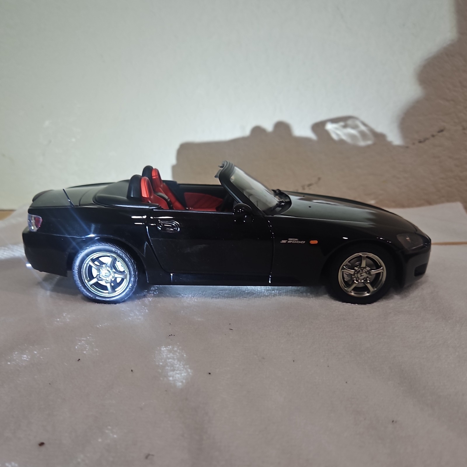 AUTOart Honda S2000 Convertible Diecast Model Car Black/Red Opening Hood & Doors