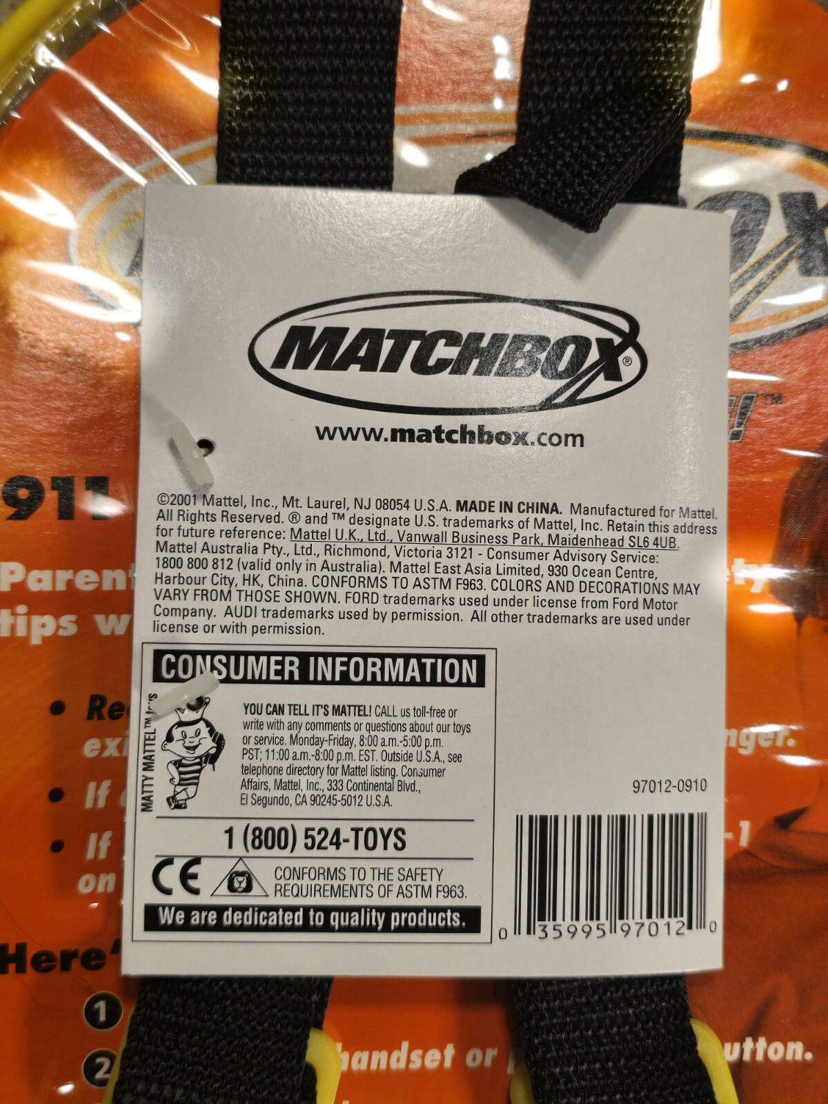 2001 Matchbox Police Fire 911 Rescue 10 Pack Diecast Backpack VTG 97012 Yllw