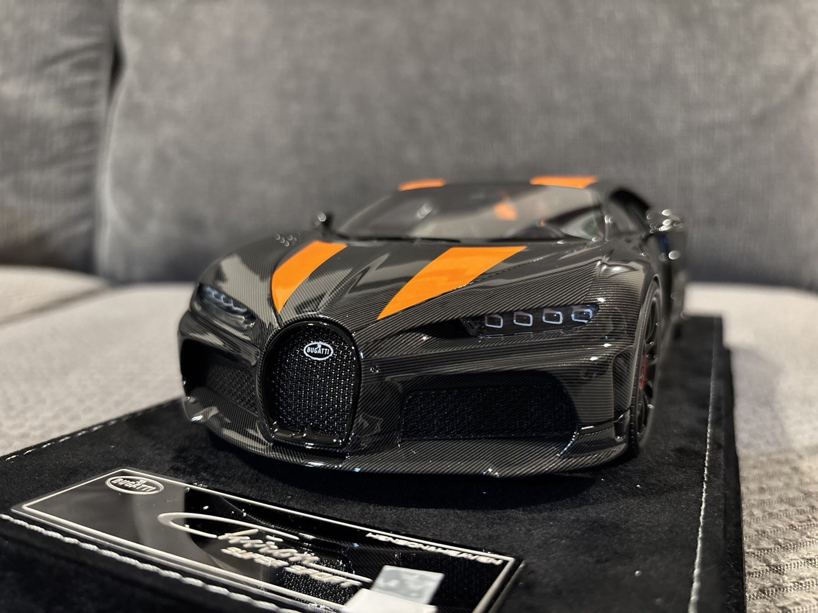 1/18 HH Henson & Heaven Bugatti Chiron SuperSport Carbon/orange High Wing Limite