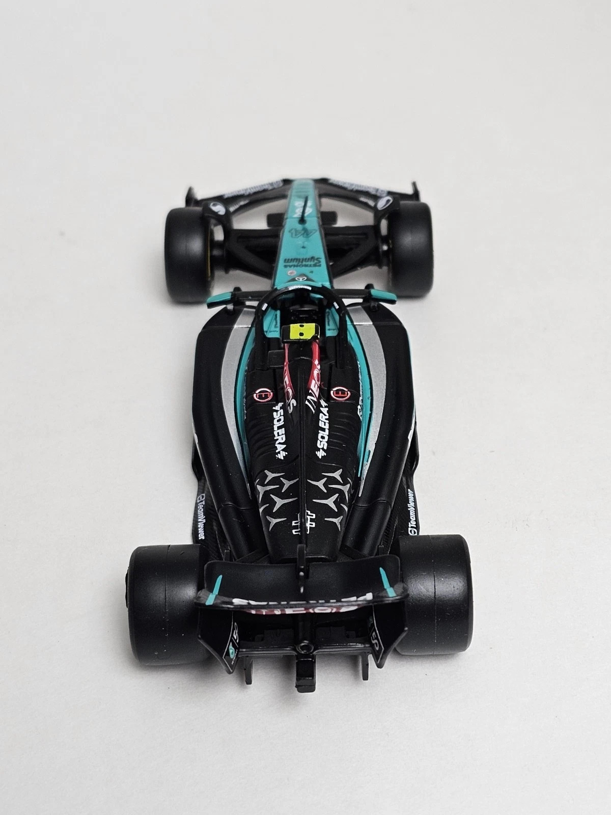 1:43 1/43 Mercedes AMG Hamilton #44 W15 2024 Singapore Petronas F1 Car Display