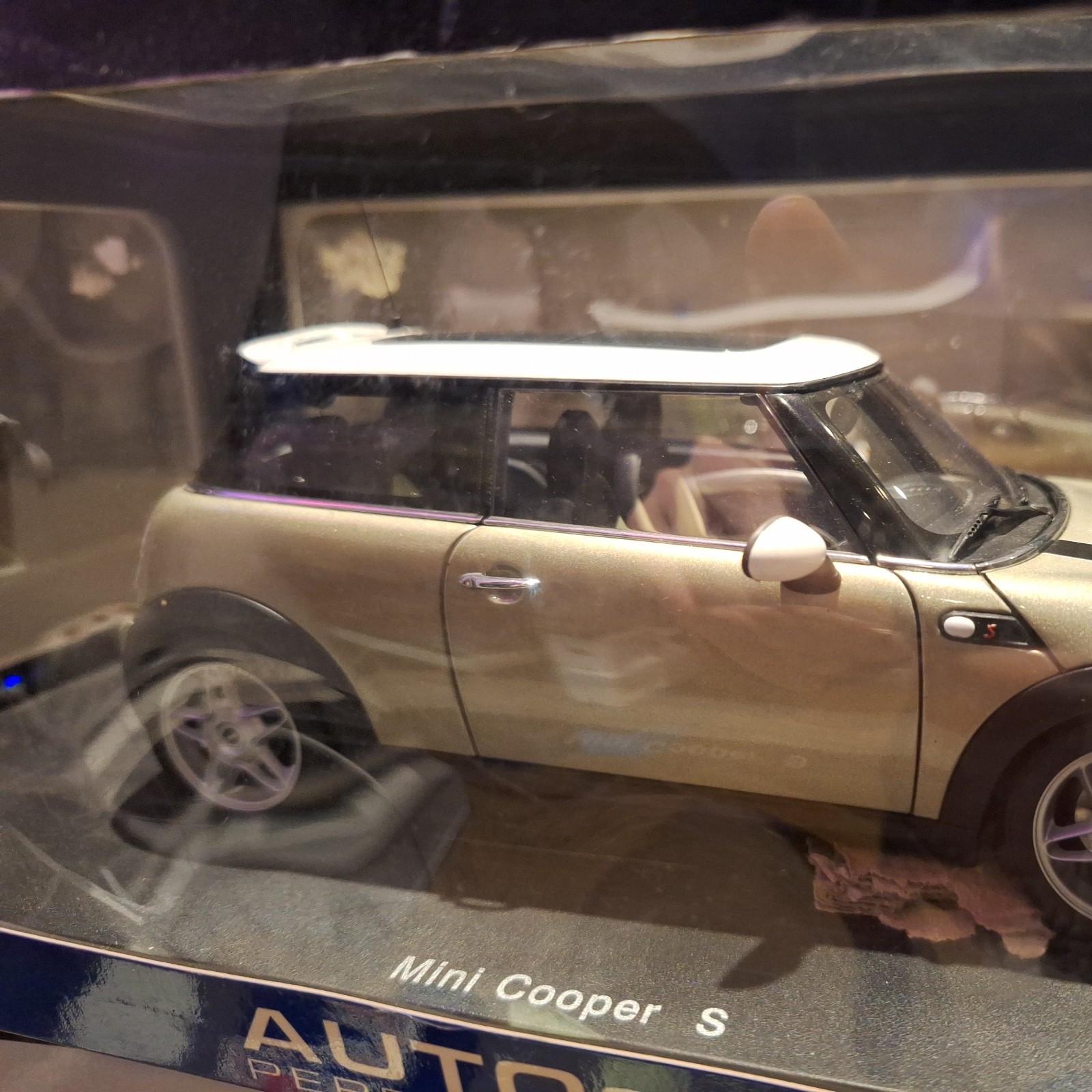 1:18 AUTOart MINI Cooper S 2006 Sparking Silver Metallic/White Roof Model RARE